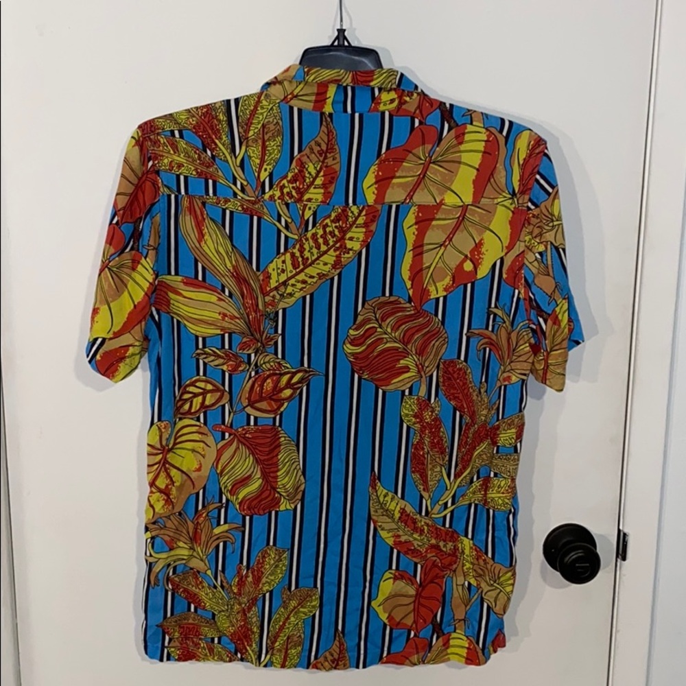 TOPMAN Button Down - Picture 2 of 3